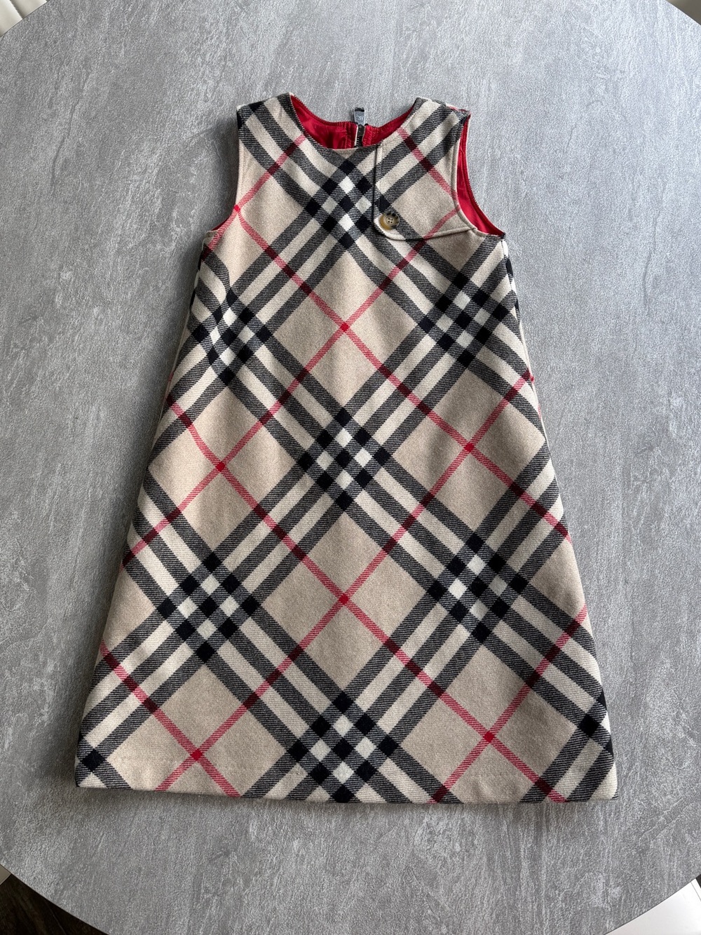 Burberry red, black, and beige plaid dress #preppy #classic #designer sz 10 girl